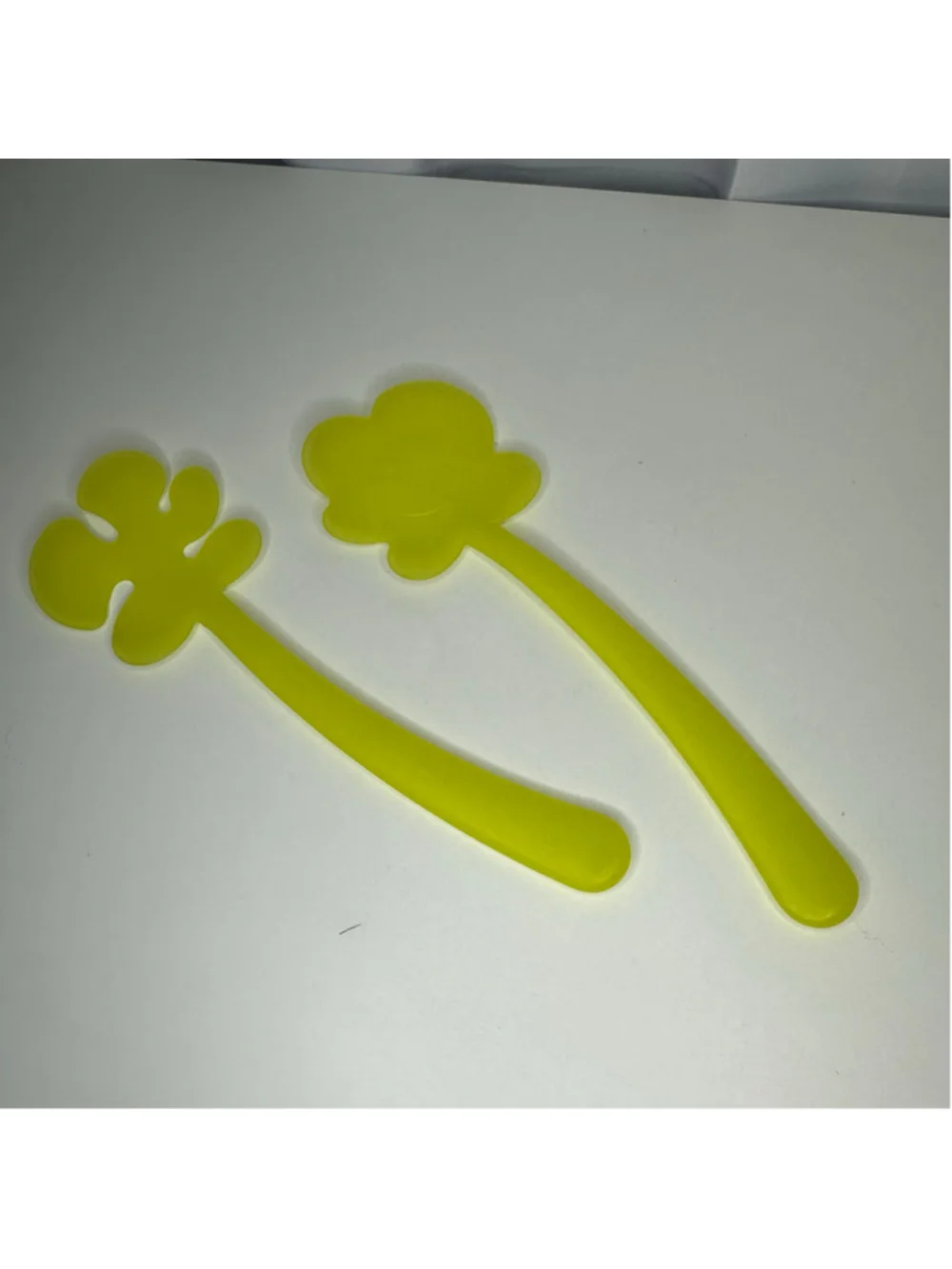 Vintage Washington Mutual Yellow Flower Shaped Salad Tongs Cooking Utensils